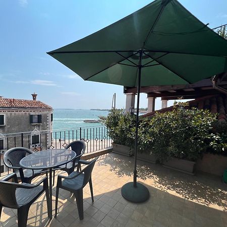 Ca' Delfina Holiday Home Венеция Екстериор снимка