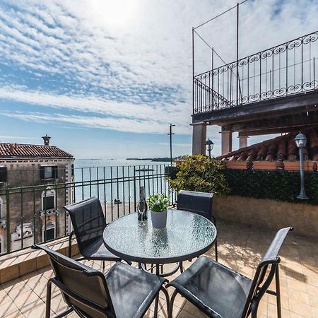 Ca' Delfina Holiday Home Венеция Екстериор снимка