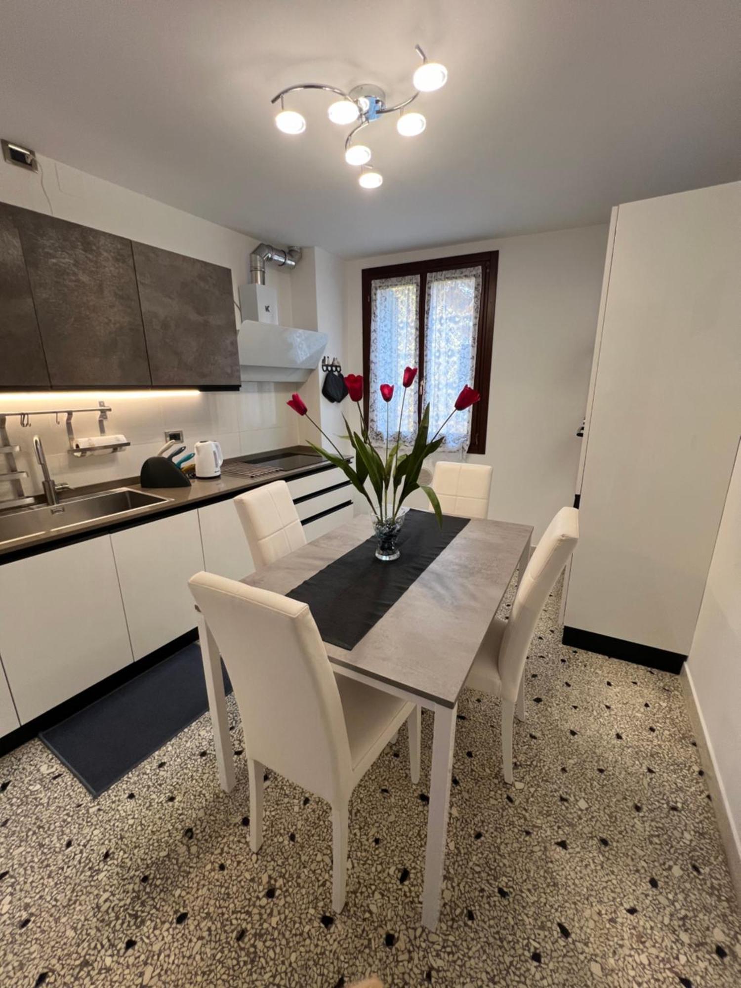 Ca' Delfina Holiday Home Венеция Екстериор снимка