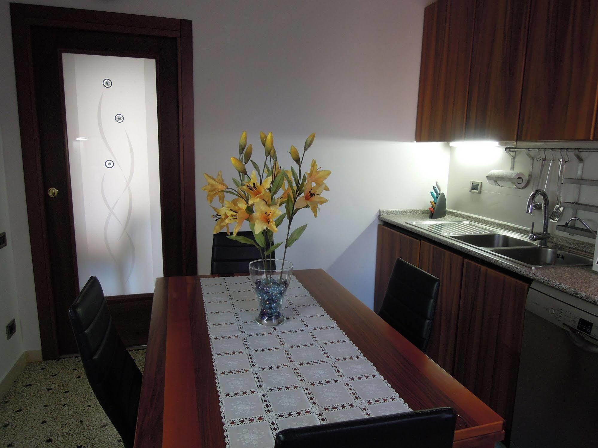 Ca' Delfina Holiday Home Венеция Екстериор снимка