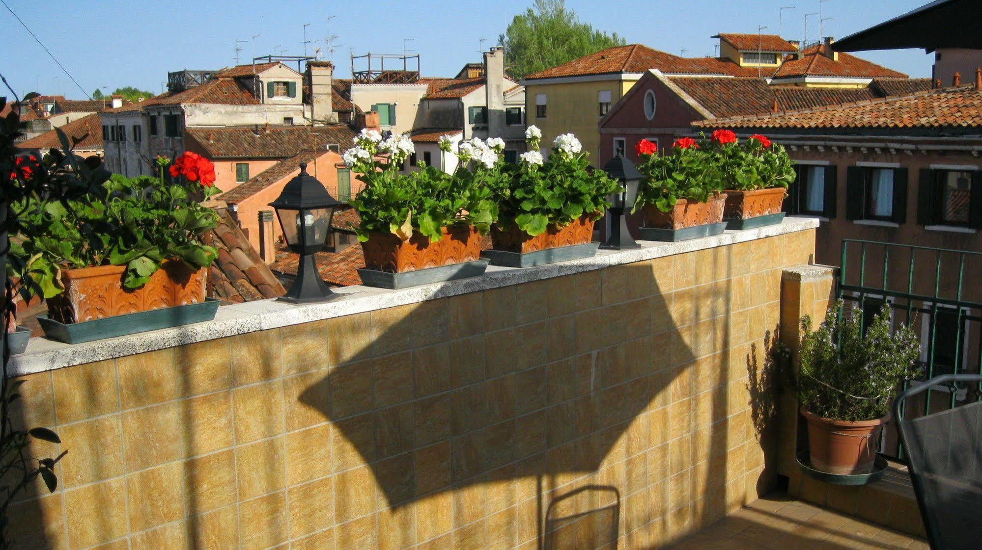 Ca' Delfina Holiday Home Венеция Екстериор снимка