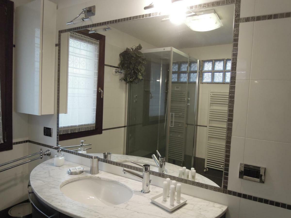 Ca' Delfina Holiday Home Венеция Екстериор снимка