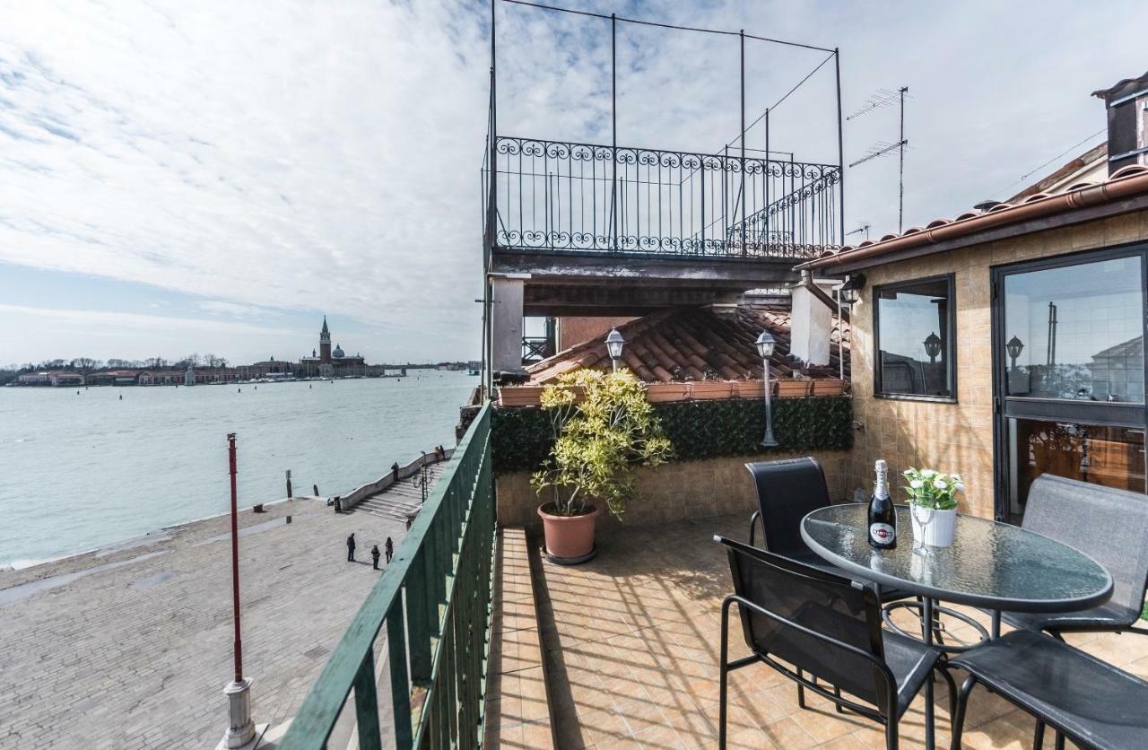 Ca' Delfina Holiday Home Венеция Екстериор снимка