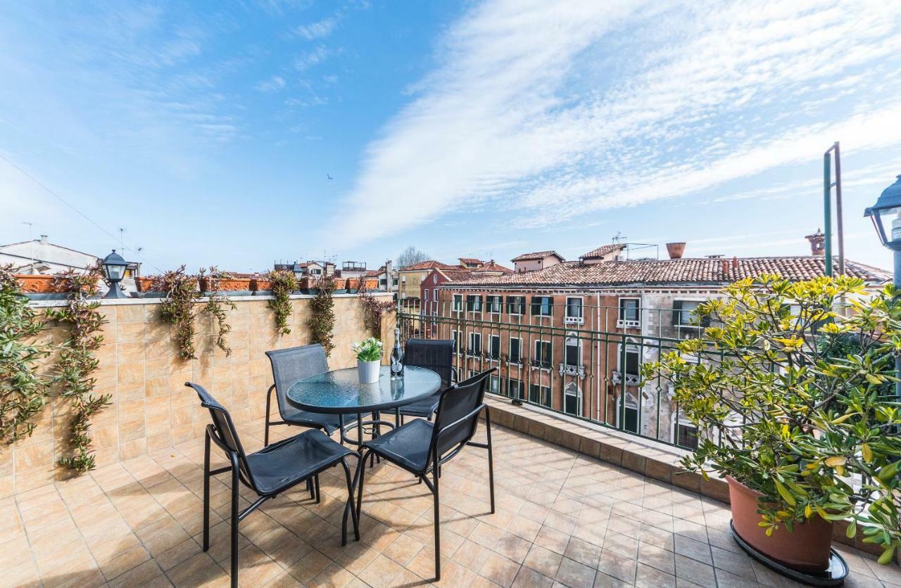Ca' Delfina Holiday Home Венеция Екстериор снимка