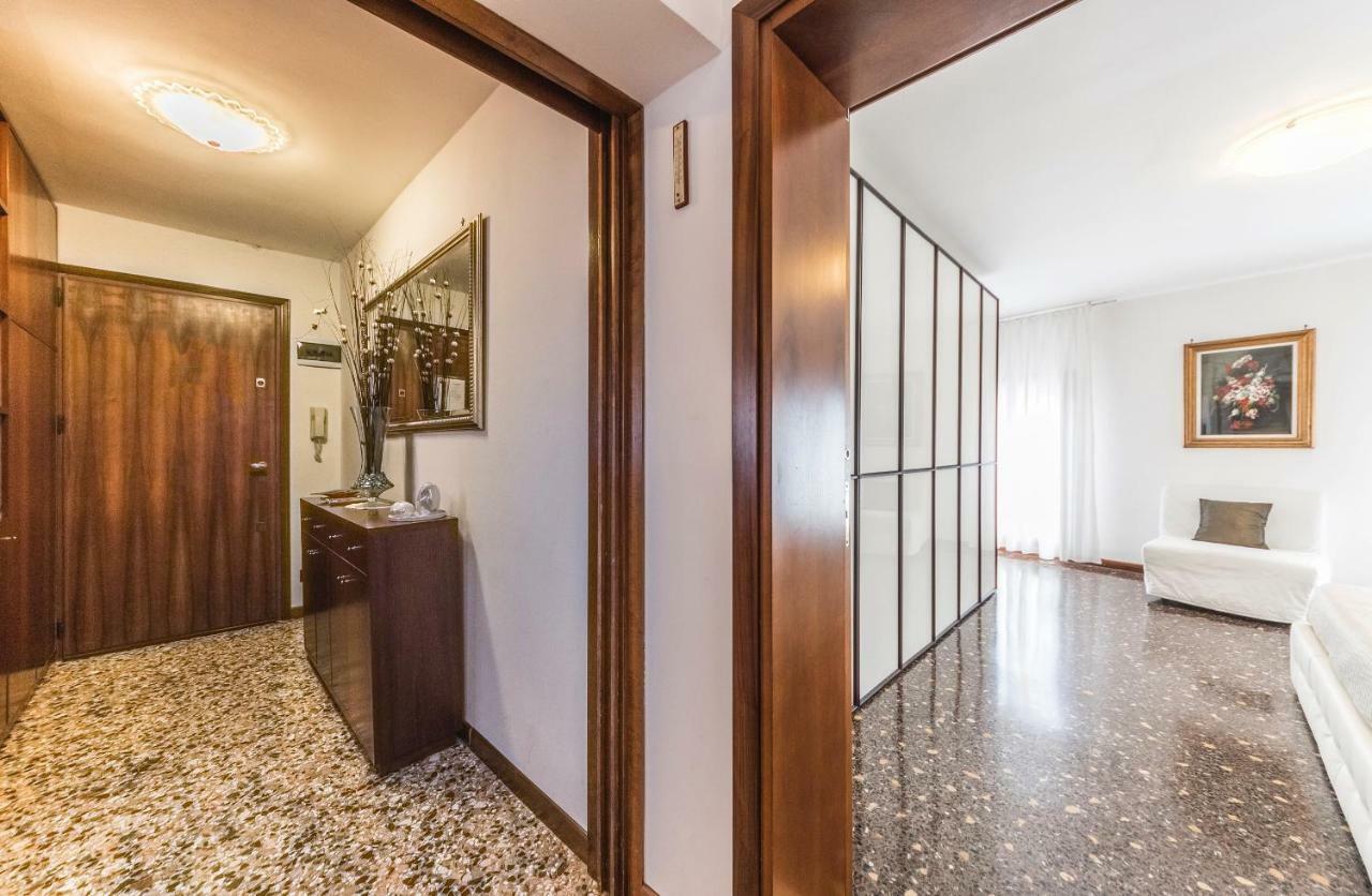 Ca' Delfina Holiday Home Венеция Екстериор снимка