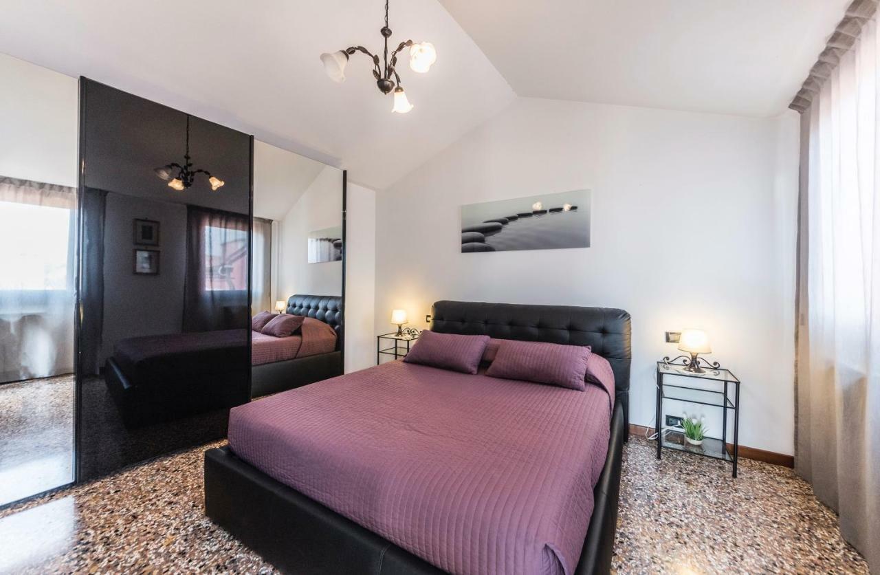 Ca' Delfina Holiday Home Венеция Екстериор снимка